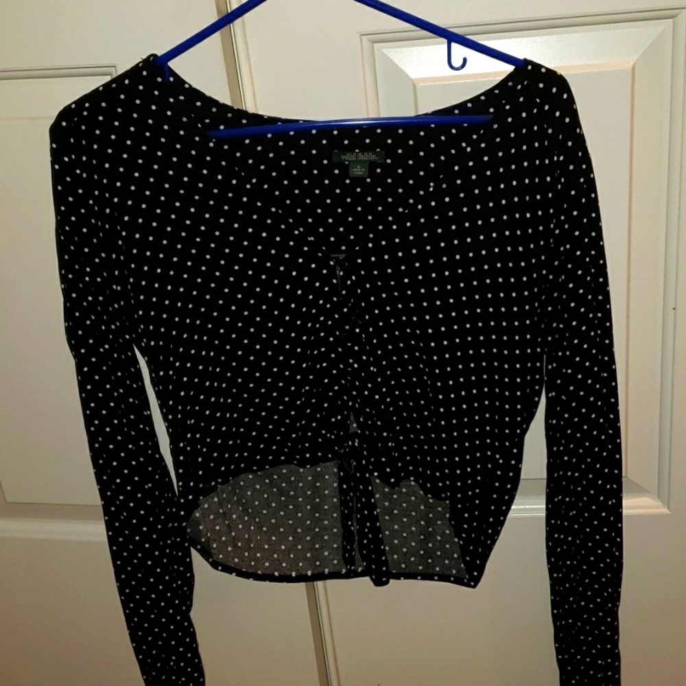 Wild Fable cropped tie bottom button down blouse